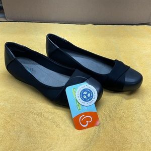 Bare traps memory foam flats women shoes